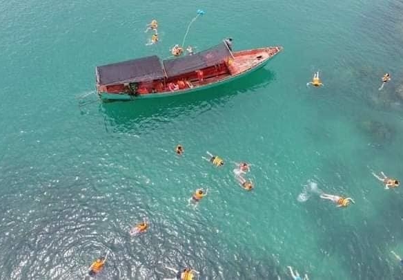 Prek Svay coral reefs and sea