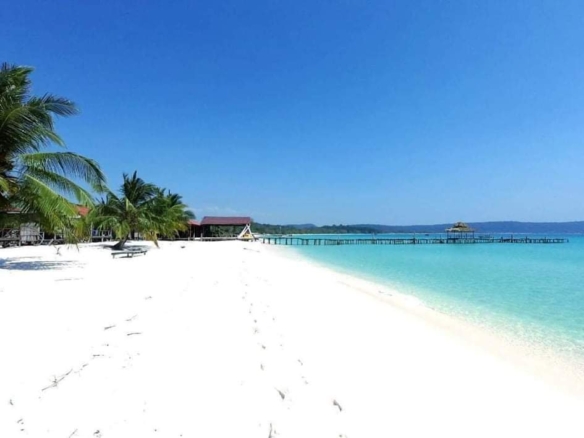 Royal Beach a.k.a. Sok San beach a.k.a. long beach Koh Rong Cambodia