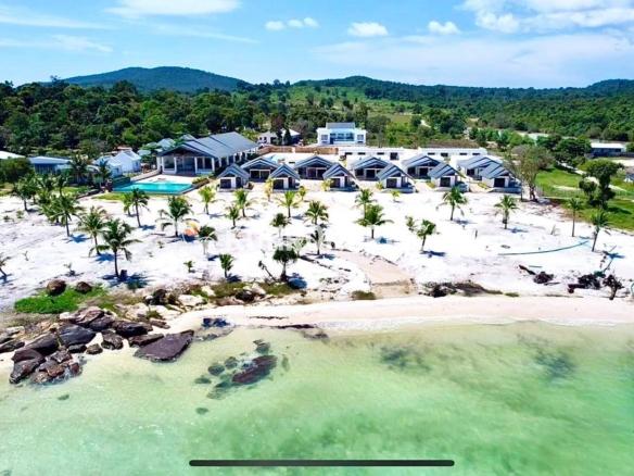 The beach of the main road land for sale at Pagoda beach in Koh Rong