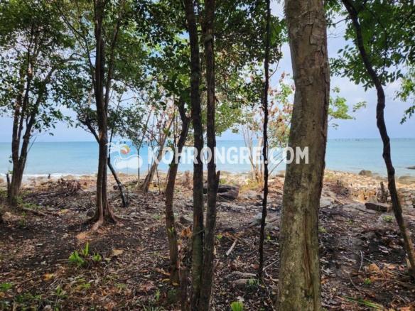 the beach of the whitesand beachfront land for sale on koh rong samloem